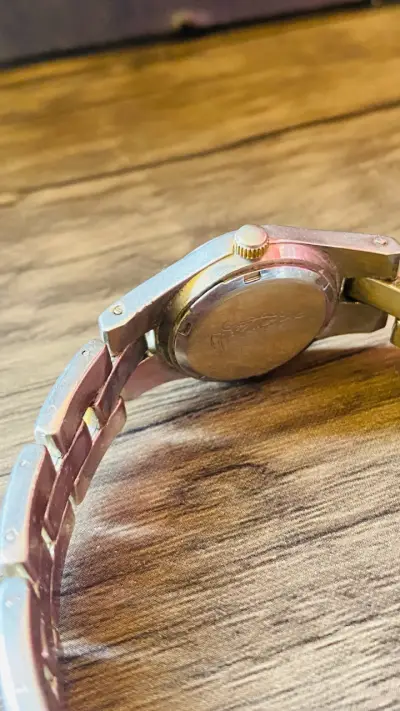 Reloj Gucci de acero inoxidable para mujer - miniatura 4