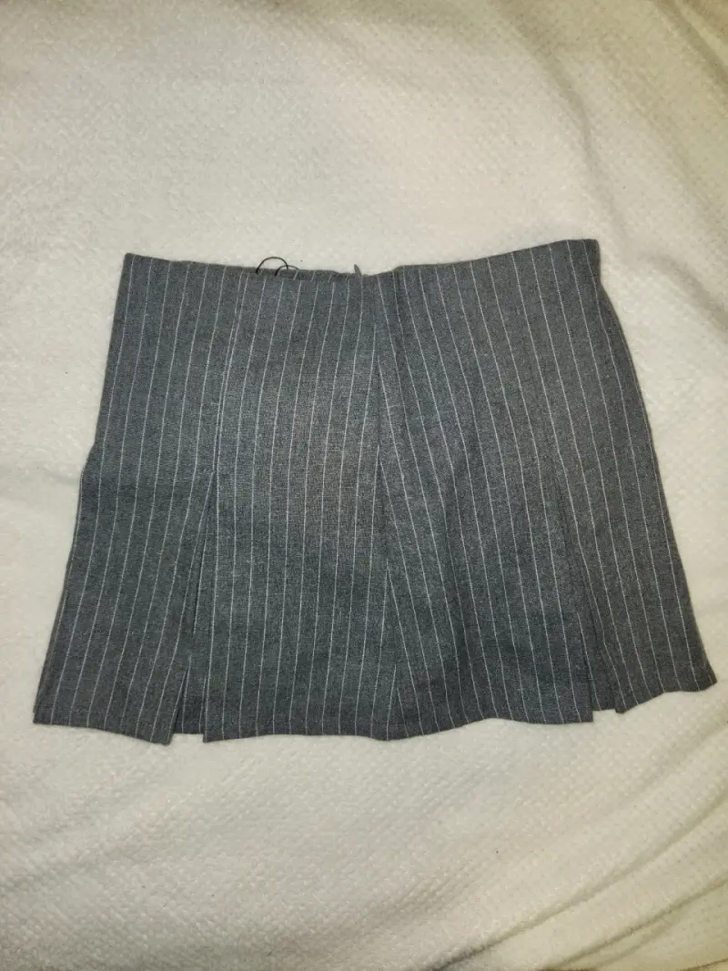 Falda corta a rayas grises talla XS - 2
