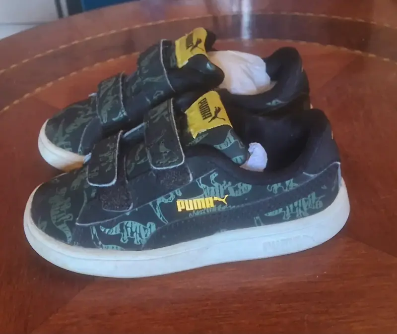 Zapatillas infantiles Puma con diseño de dinosaurios - 2
