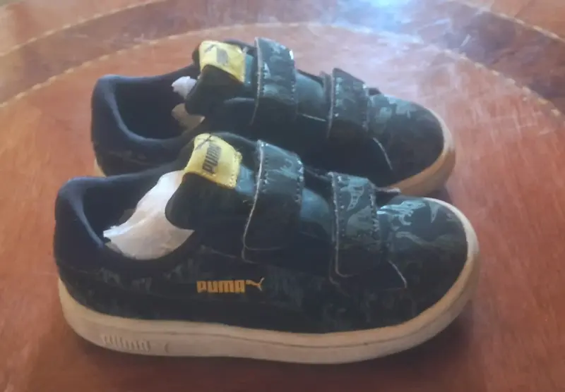 Zapatillas infantiles Puma con diseño de dinosaurios - 3