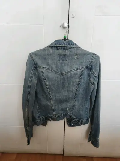 Chaqueta de mezclilla azul para mujer - miniatura 2
