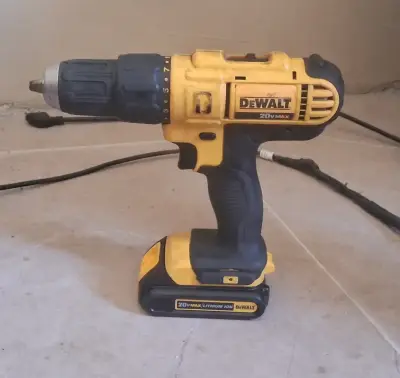 Taladro Inalámbrico DeWalt 20V Max - miniatura 1