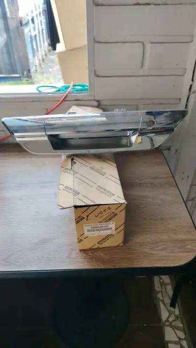 Manilla trasera cromada para Toyota - miniatura 1