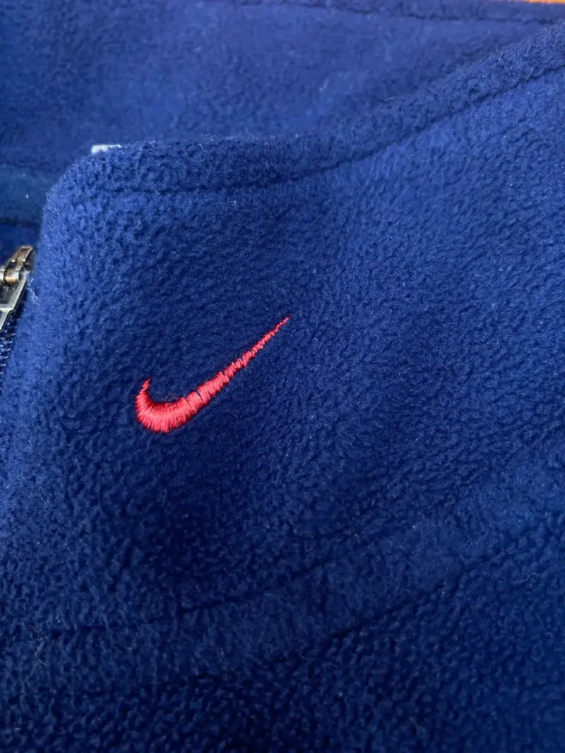 Polerón Nike azul con logo USA - 4