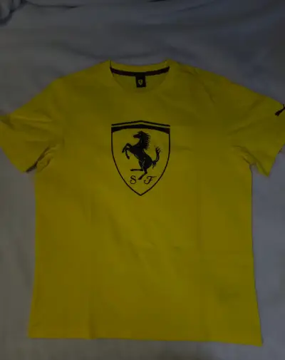 Polera amarilla Ferrari con logo SF - miniatura 1