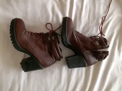 Botines burdeo con tacón alto 37.5 - miniatura 2