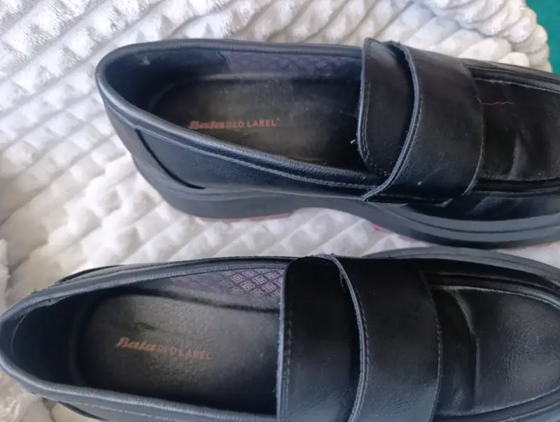 Zapatos mocasines negros con suela gruesa - 5