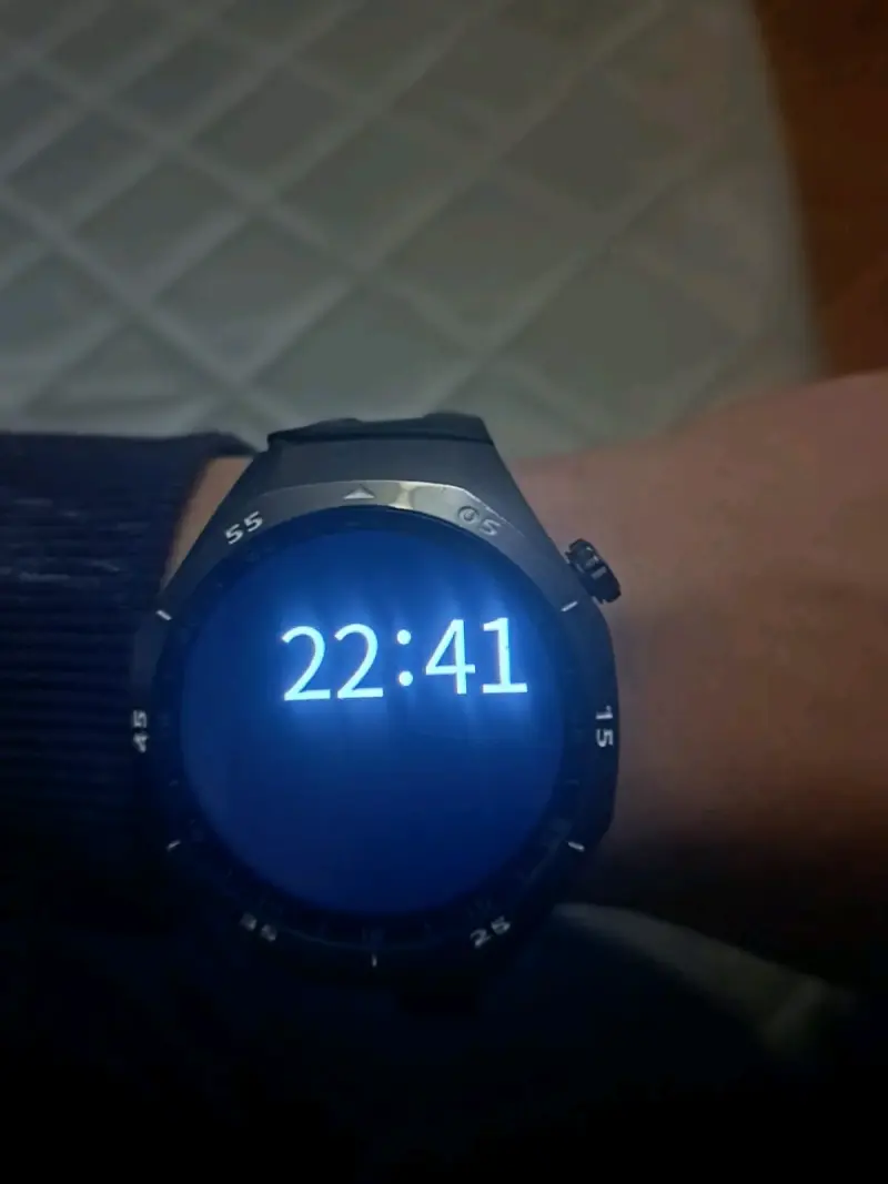 Smartwatch deportivo con GPS y monitor de actividad - 3