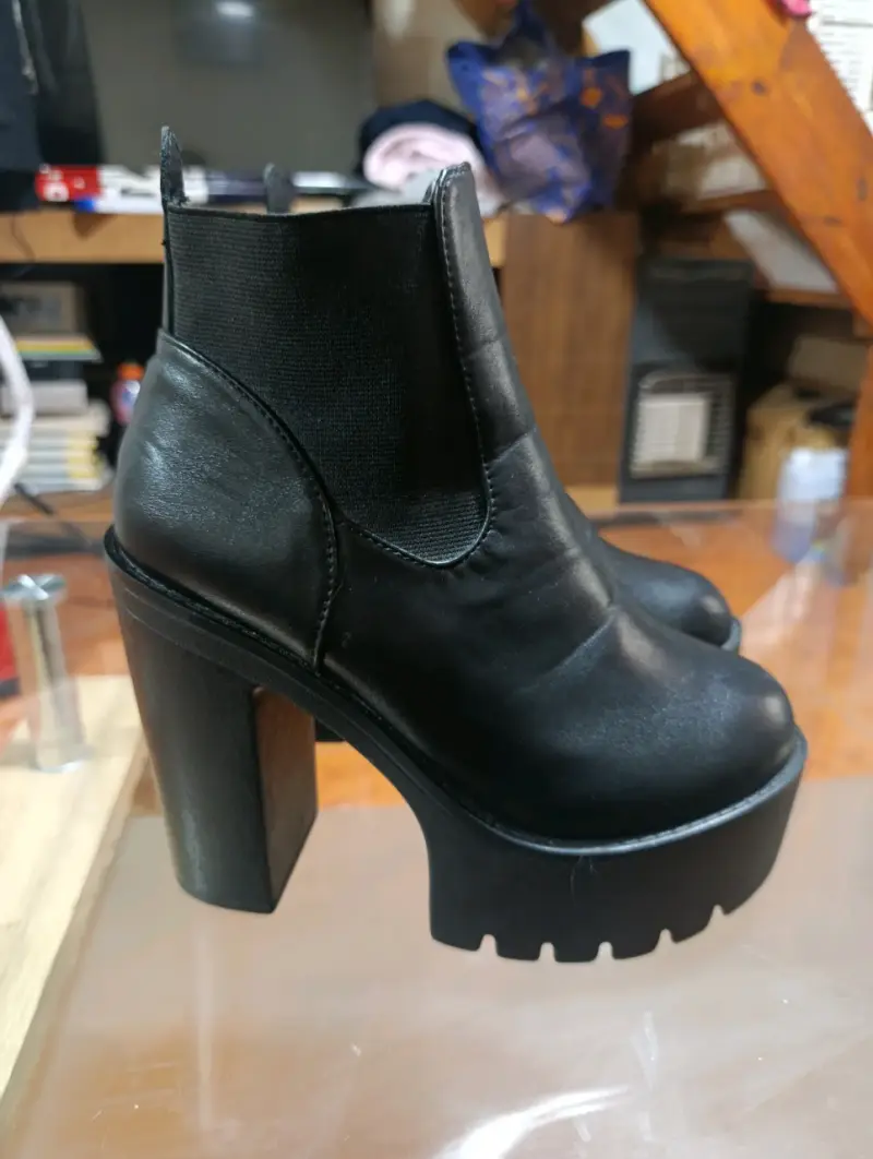 Botines de cuero negro con plataforma alta - 1