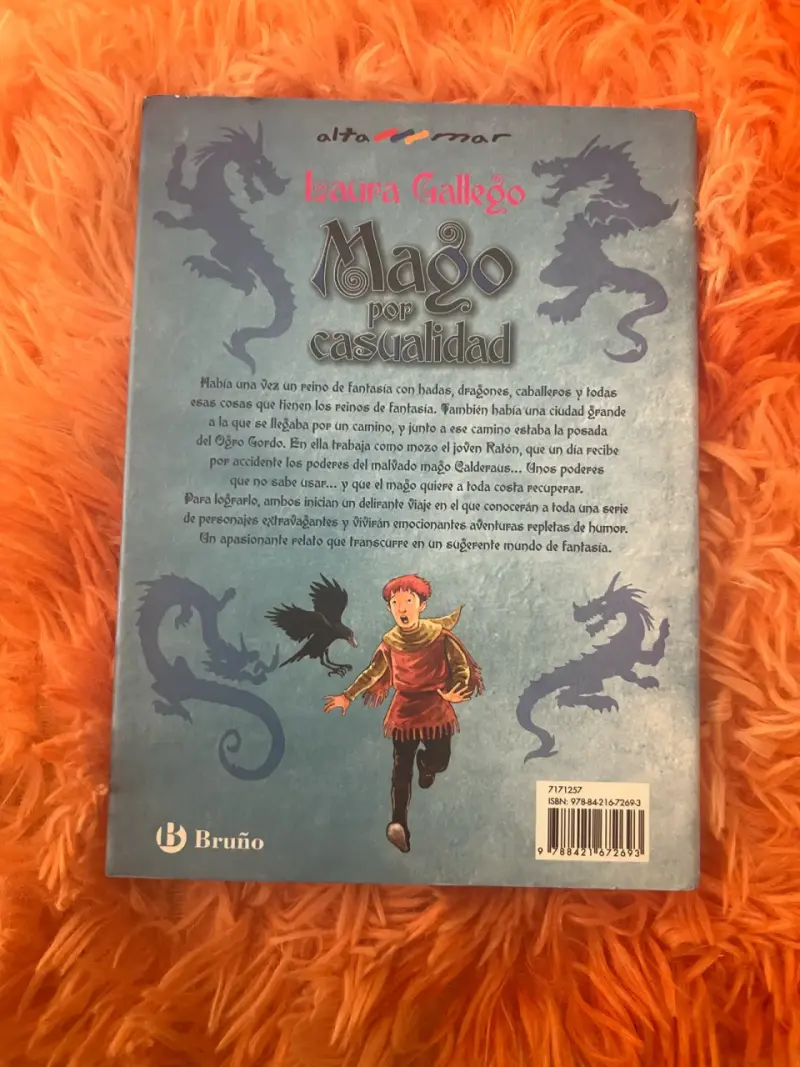Libro 'Mago por Casualidad' de Laura Gallego - 2