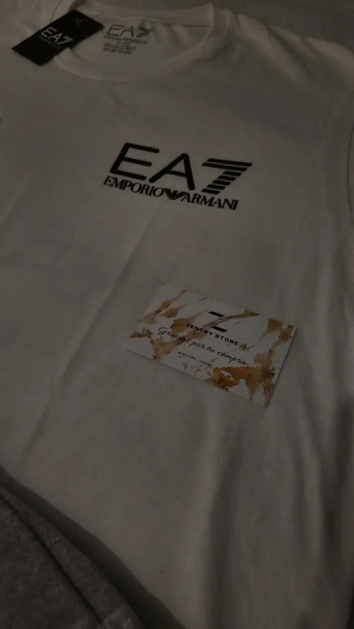 Conjunto deportivo EA7 Emporio Armani blanco y gri - 2