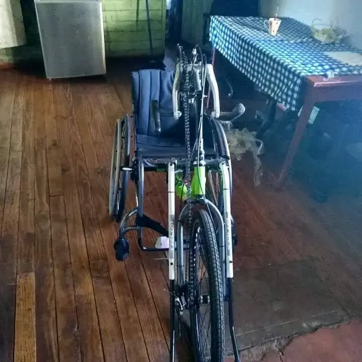 Bicicleta adaptada para silla de ruedas - 4