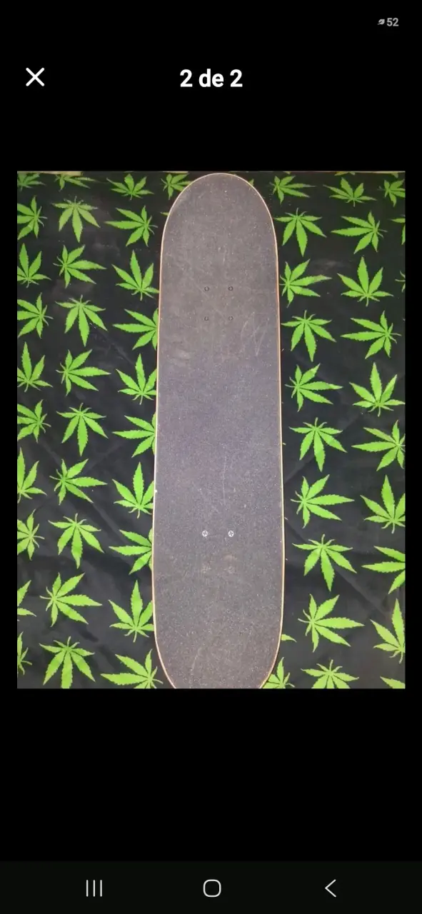 Skateboard con diseño de calavera y rosas - 2