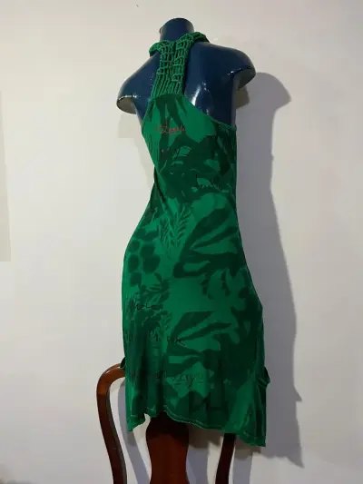 Vestido verde con estampado floral - miniatura 2