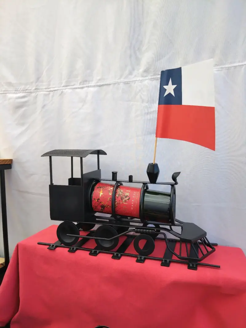 Portabotellas de Tren Decorativo con Bandera Chilena - 1