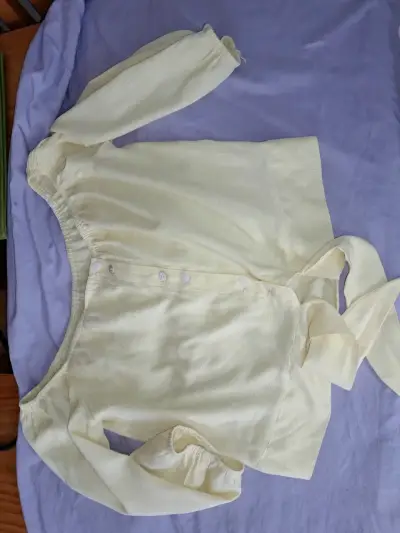 Blusa Amarilla de Manga Larga para Mujer - miniatura 1