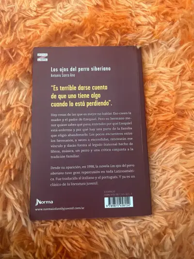 Libro 'Los Ojos del Perro Siberiano' de Antonio Santa Ana - miniatura 2