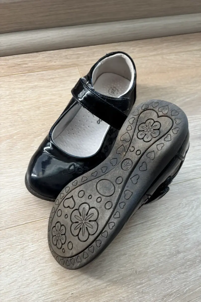 Zapatos de charol negro para niña talla 28 - 2