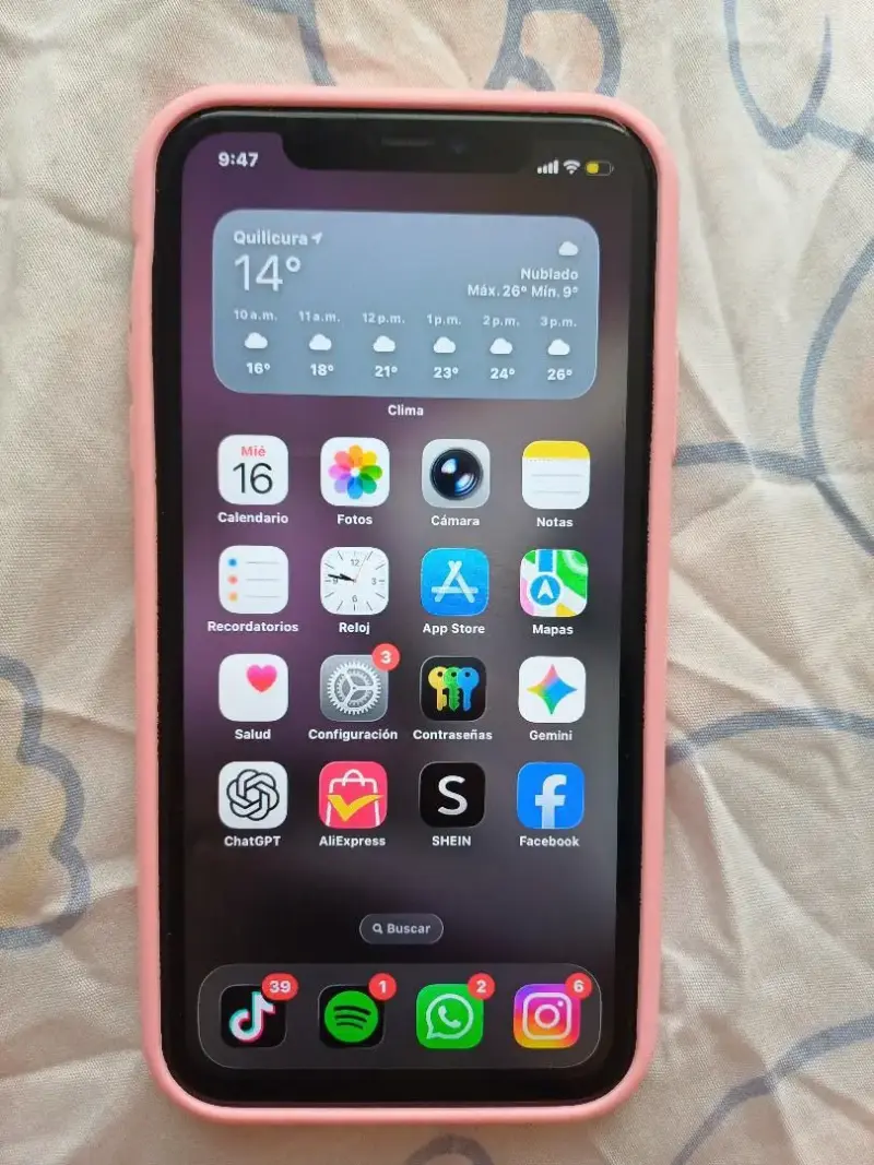 iPhone 11 en buen estado con funda - 3