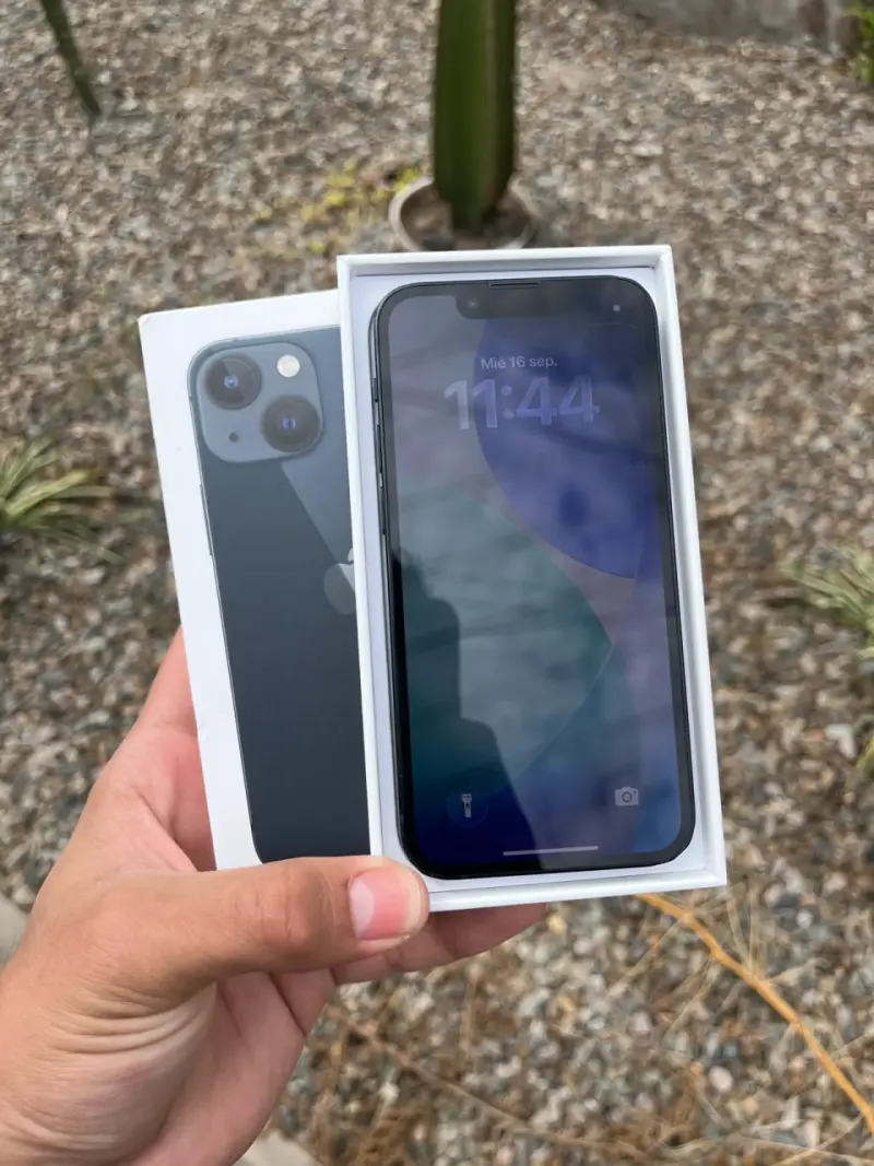 iPhone 13 Mini - 128GB - 2