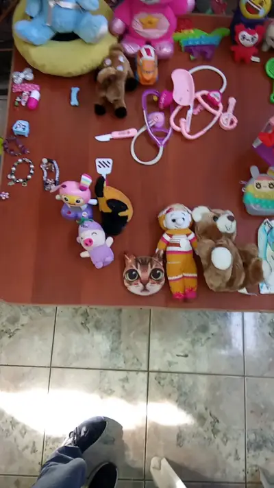 Lote de juguetes  y accesorios para  niños - miniatura 1