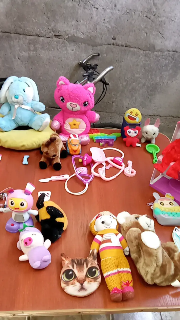 Lote de juguetes  y accesorios para  niños - 2