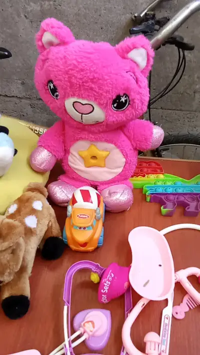 Lote de juguetes  y accesorios para  niños - miniatura 4