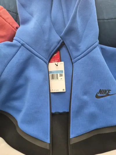 Polerón Nike con capucha azul y negro - miniatura 2