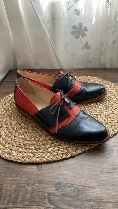 Zapatos de cuero bicolor para mujer - miniatura 5