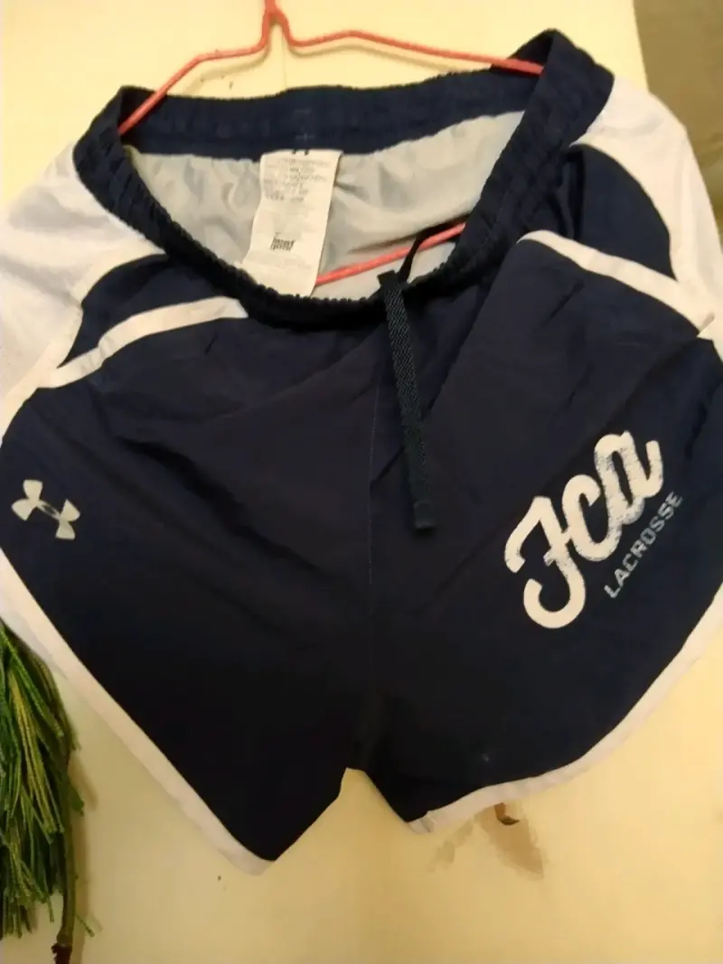Shorts deportivos Under Armour azul marino - 2