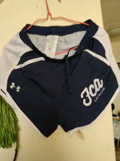 Shorts deportivos Under Armour azul marino - miniatura 3