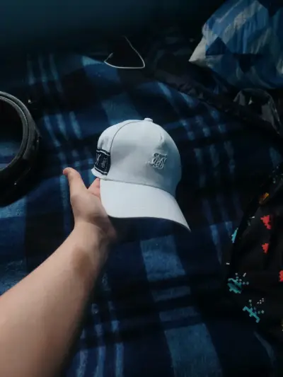 Gorra blanca SikSilk con logo bordado - miniatura 1