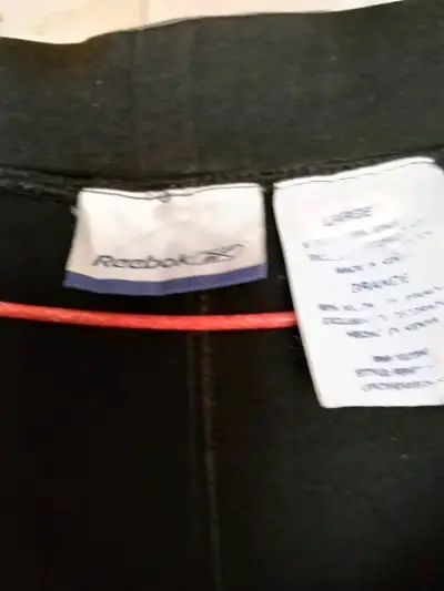 Pantalones deportivos negros Reebok talla L - miniatura 1