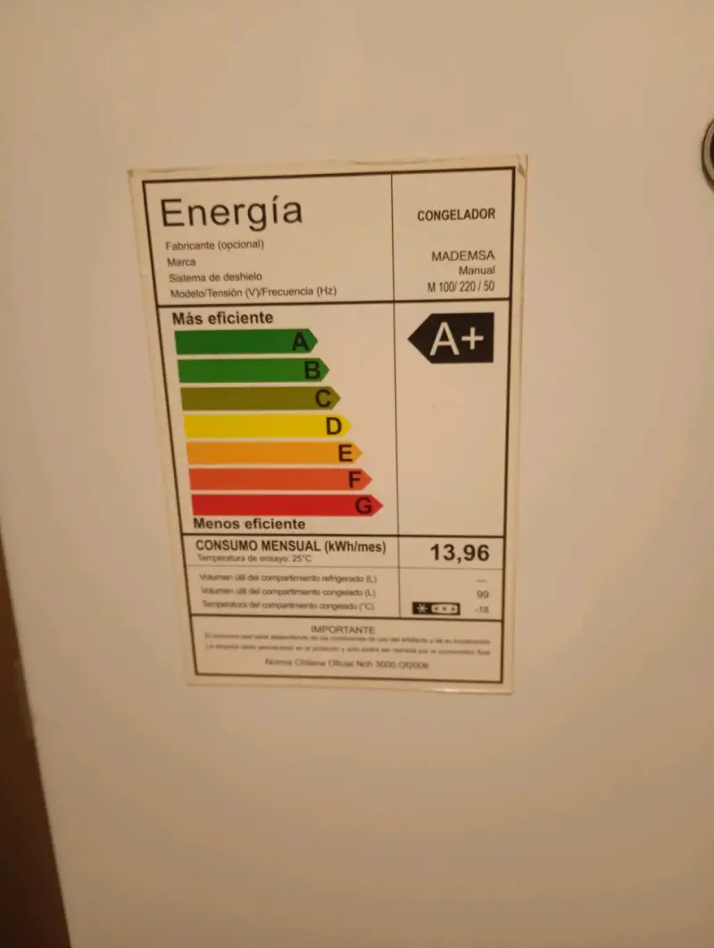 SE VENDE congelador tenés poco uso - 2