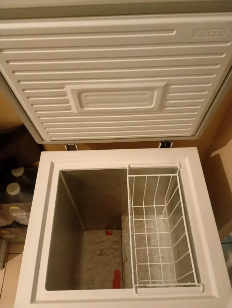 SE VENDE congelador tenés poco uso - 5