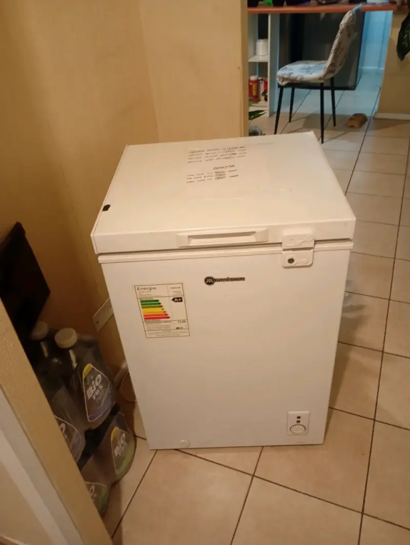 SE VENDE congelador tenés poco uso - 6