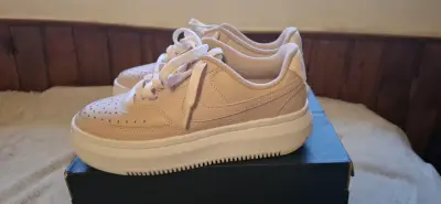 Zapatillas deportivas Nike rosa claro para mujer - miniatura 2