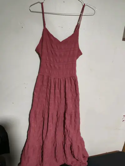 Vestido largo rojo con tirantes delgados - miniatura 1