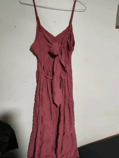 Vestido largo rojo con tirantes delgados - miniatura 2