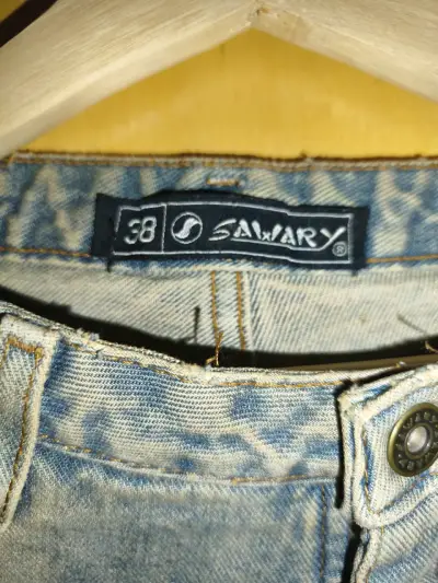 Jeans acampanados de mezclilla azul - miniatura 4