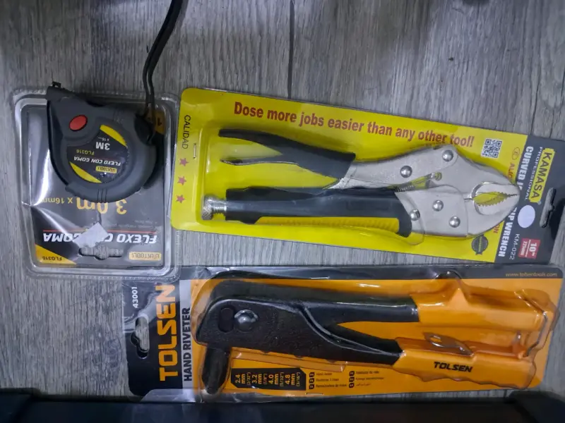 Set de herramientas manuales con caja Rimax - 1