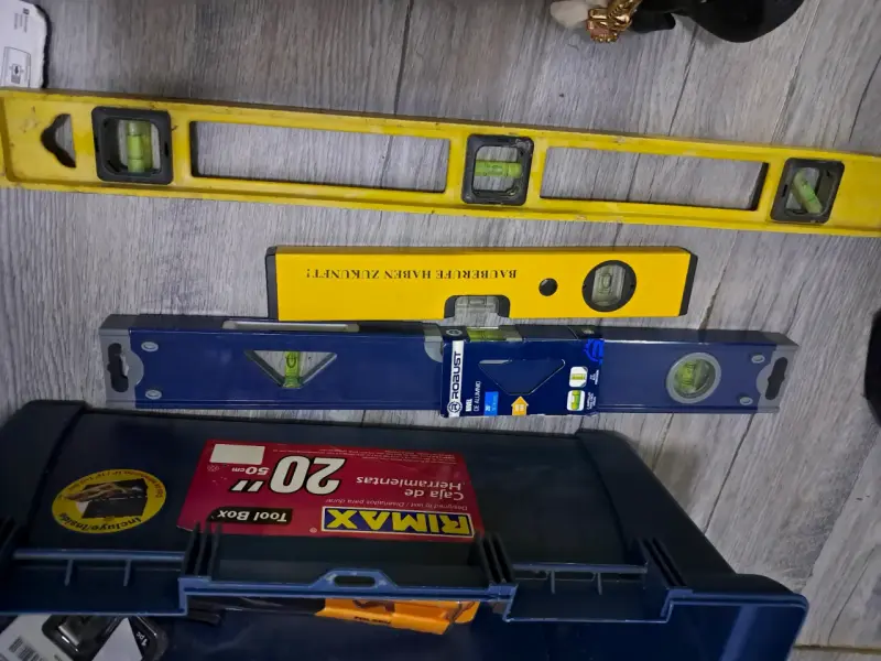 Set de herramientas manuales con caja Rimax - 5
