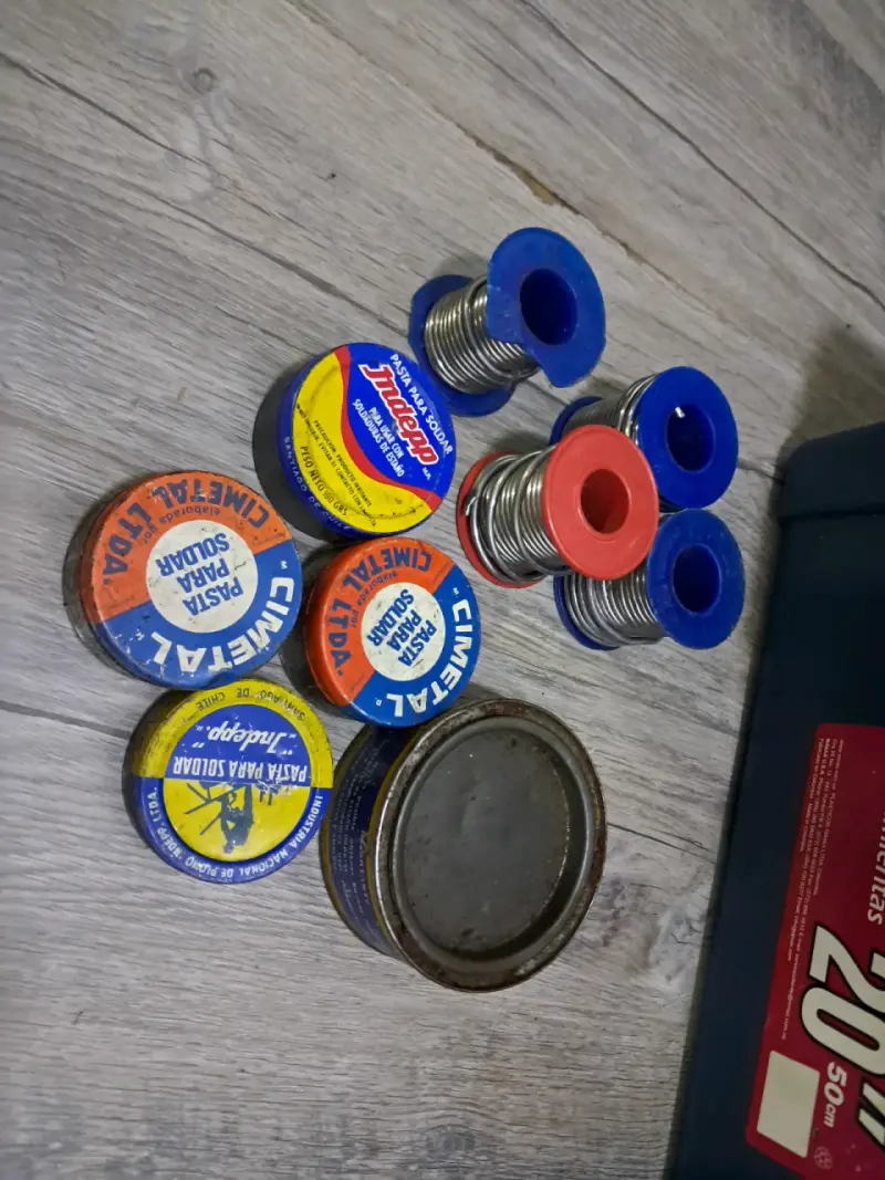 Set de herramientas manuales con caja Rimax - 7