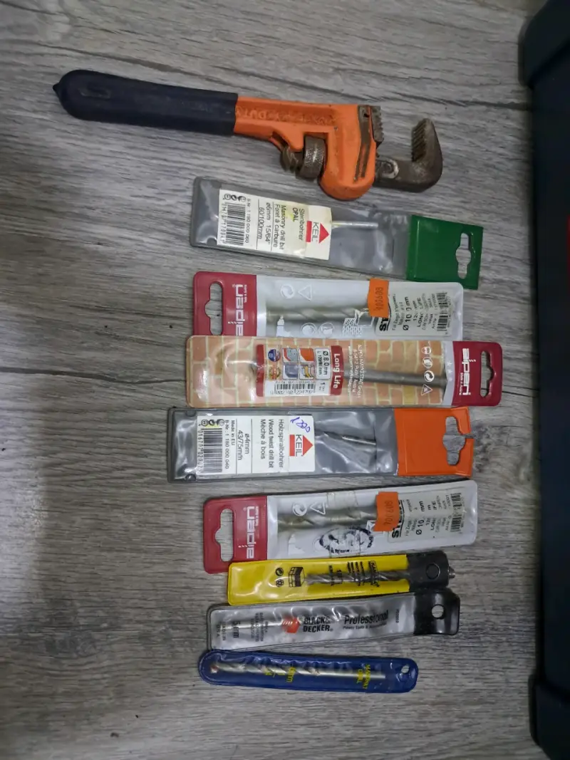 Set de herramientas manuales con caja Rimax - 12