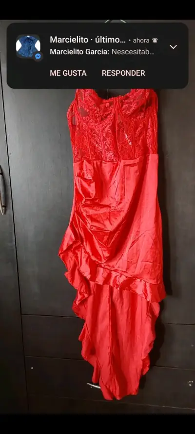 Vestido rojo de encaje elegante - miniatura 2