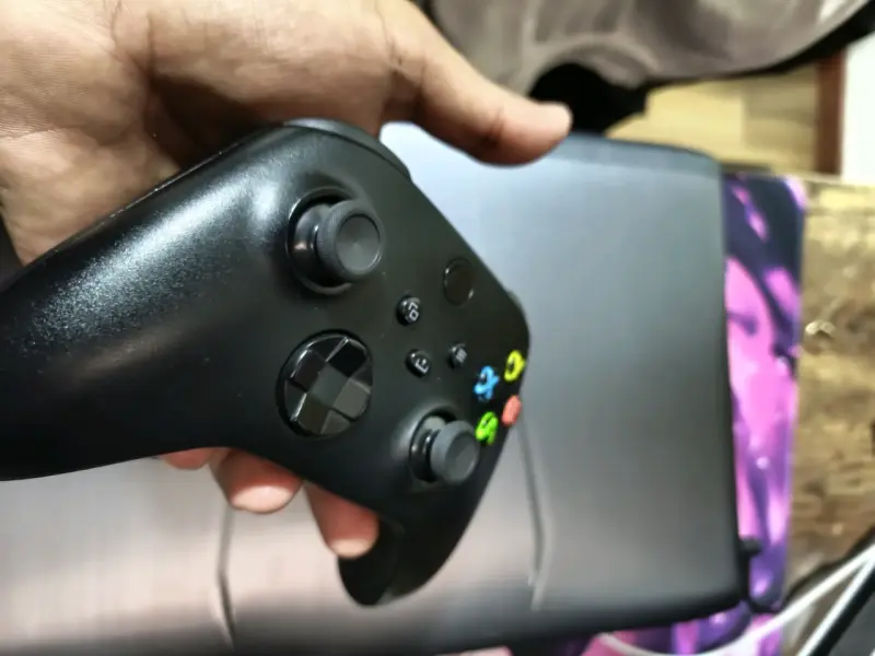 Control Xbox Series X - 2
