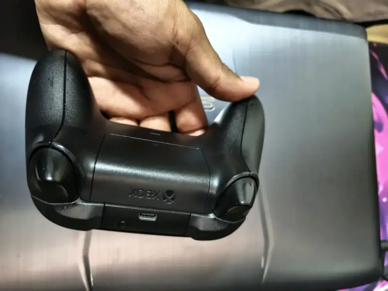 Control Xbox Series X - 4