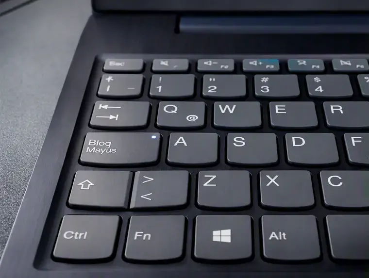 Laptop Lenovo IdeaPad 14 pulgadas AMD Ryzen - 5