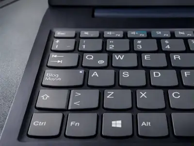 Laptop Lenovo IdeaPad 14 pulgadas AMD Ryzen - miniatura 5