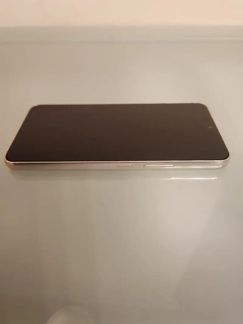 Smartphone Samsung Galaxy S22 color rosa - 2